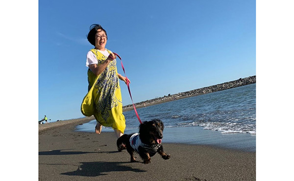 犬と人のハーブセラピストの猪野麻美子